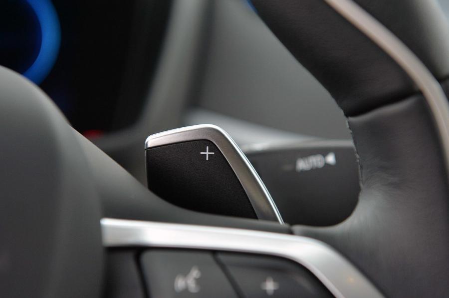  BMW i8 2014 года  (фото 157 из 180)